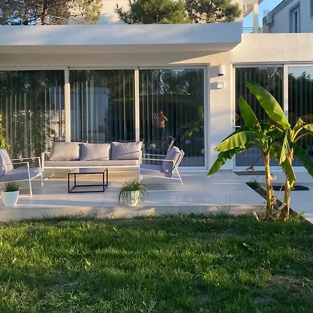 Vila White 1 - Luxury Velipojë